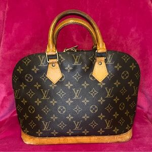 Authentic Louis Vuttion Alma PM Bag